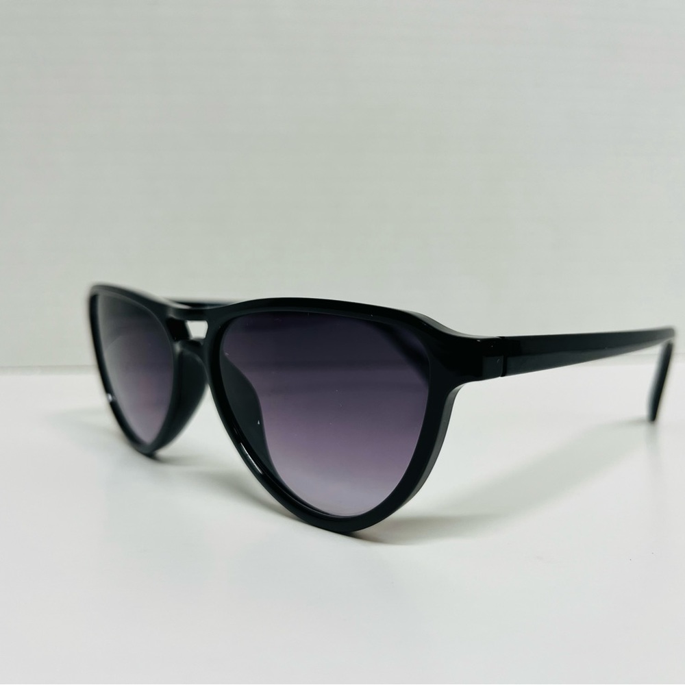 Sunglasses Fashion Accessory Classy Black Sexy Cat eye Sunglasses w Purple Tent - Picture 4 of 6